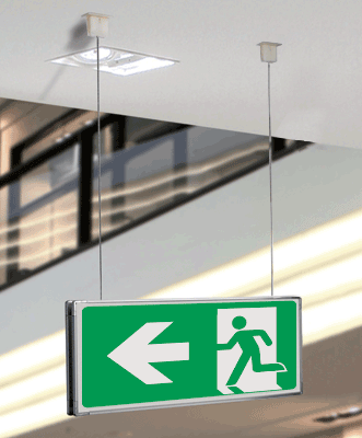 [SEME715101SM] SEME715101SM - Segnale alluminio Metal sospesa uscita emergenza sinistra EN ISO 7010