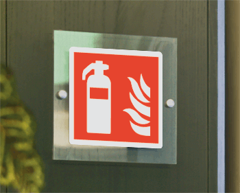 [SEPE15107W] SEPE15107W - targa Plexi monofacciale Estintore EN ISO 7010 F001