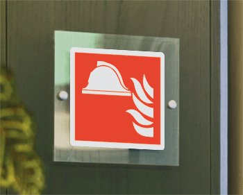 [SEPE15111W] SEPE15111W - targa Plexi monofacciale Presidio antincendio EN ISO 7010 F004