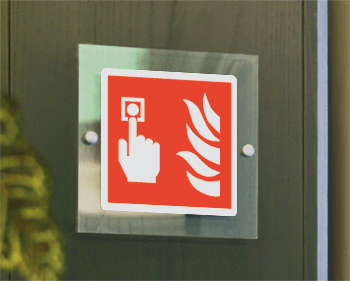 [SEPE15117W] SEPE15117W - targa Plexi monofacciale Allarme antincendio EN ISO 7010 F005