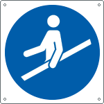 [E1397W] E1397W - Cartello obbligo usare il corrimano solo simbolo EN ISO 7010